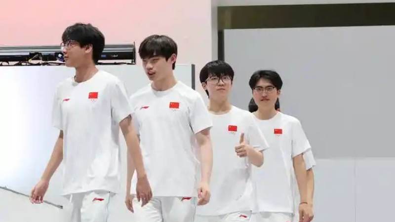 足球直播中越位规则为什么容易引发争议